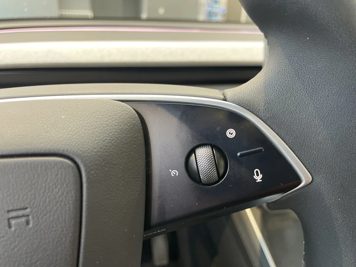 2026 Tesla Model Y thumbnail 19