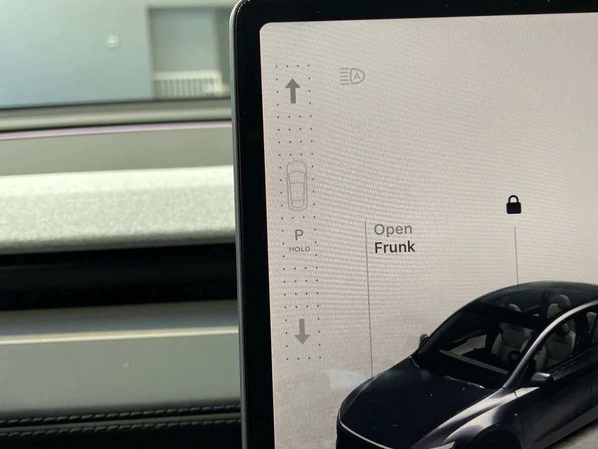 2026 Tesla Model Y thumbnail 27