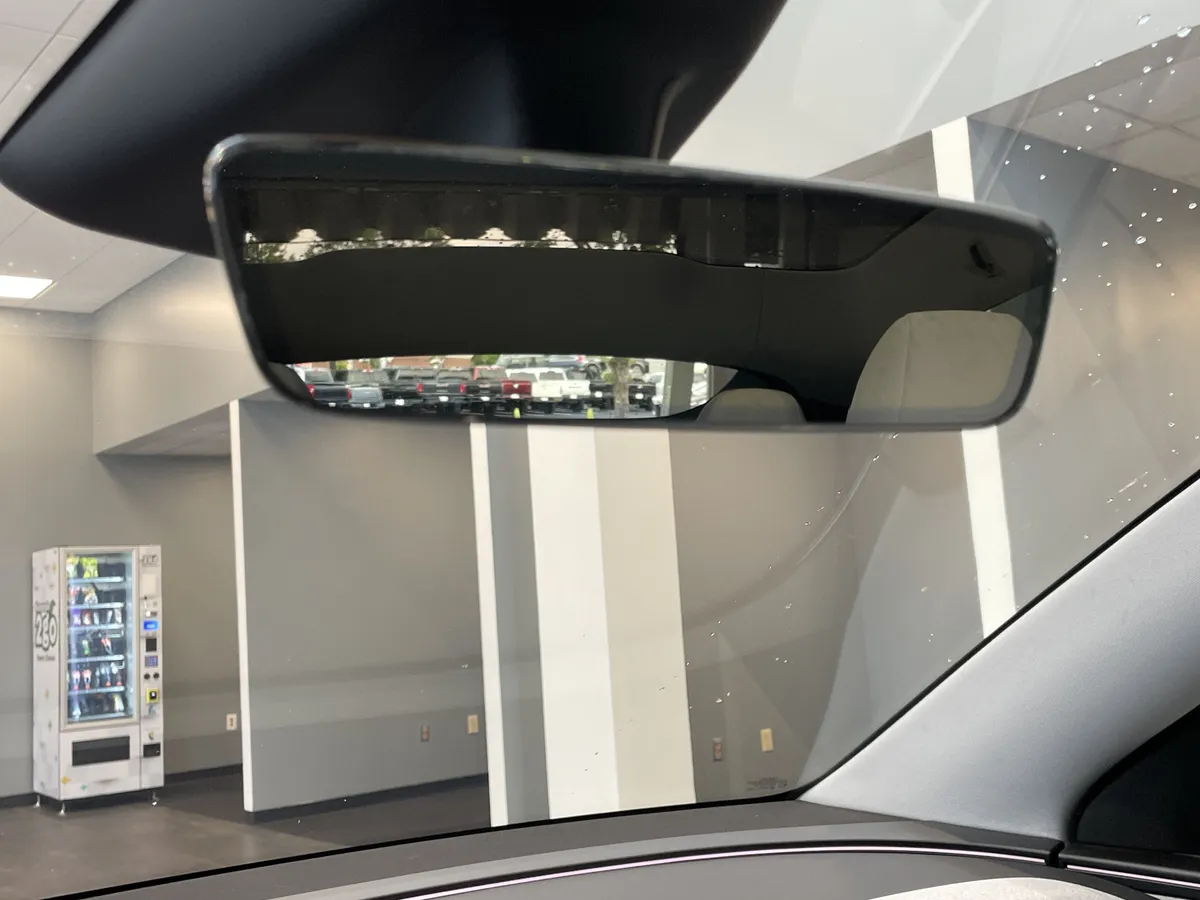 2026 Tesla Model Y thumbnail 28