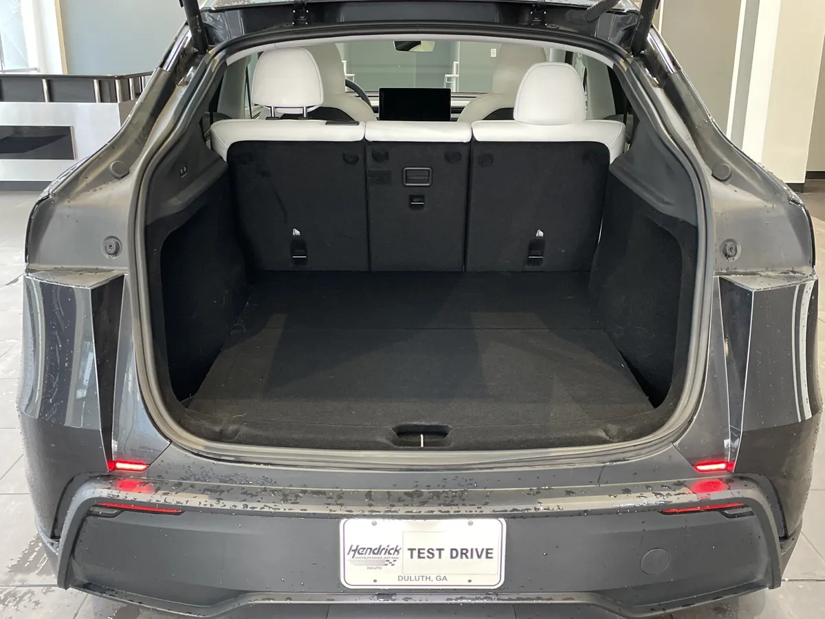 2026 Tesla Model Y thumbnail 34