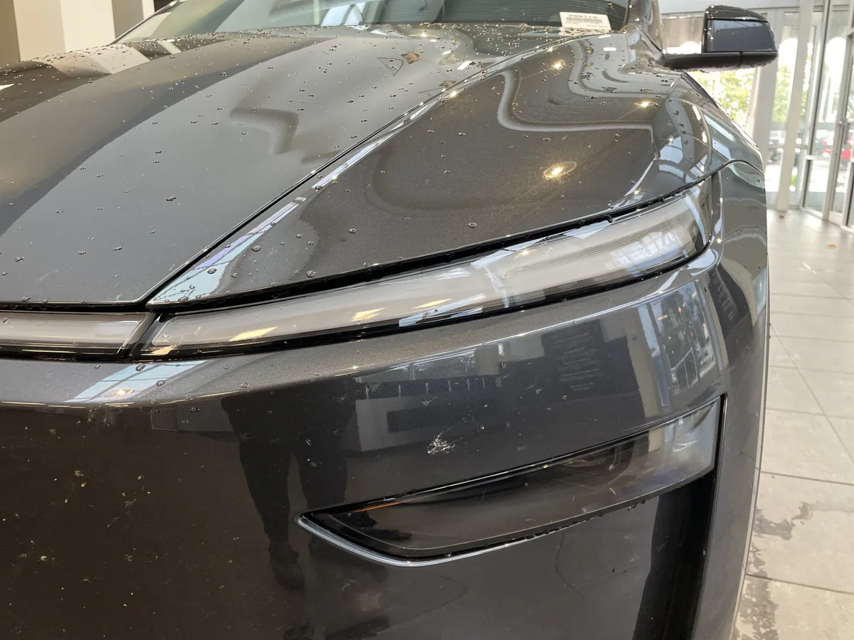 2026 Tesla Model Y thumbnail 4
