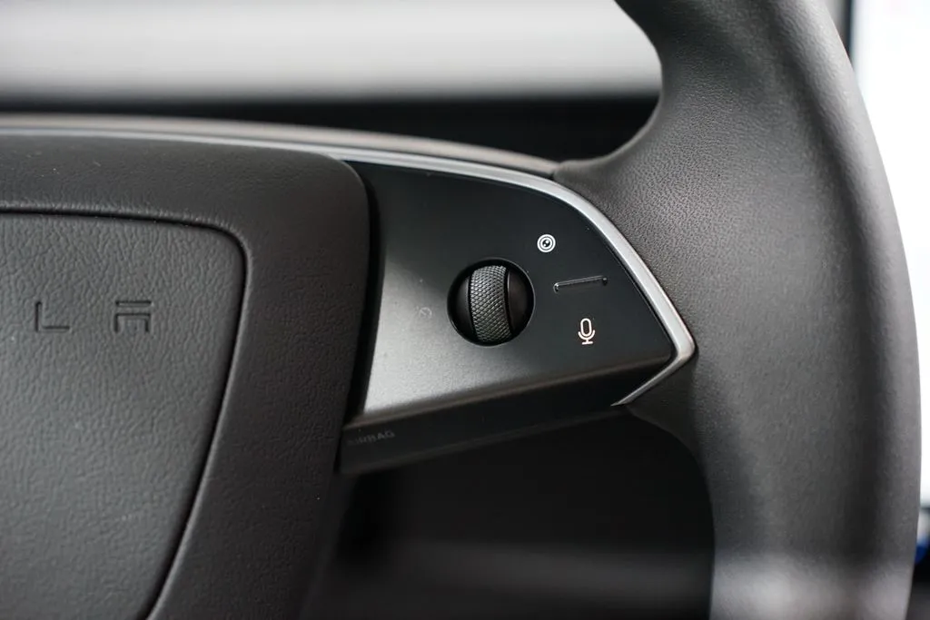 2026 Tesla Model Y Standard Range thumbnail 13