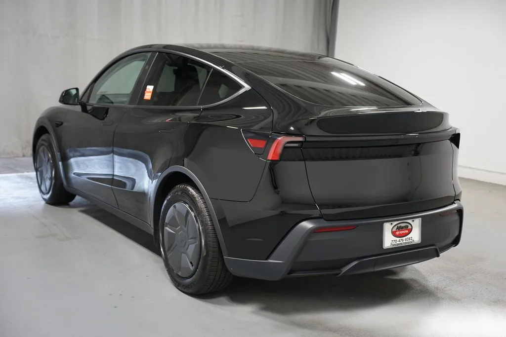 2026 Tesla Model Y Standard Range thumbnail 6