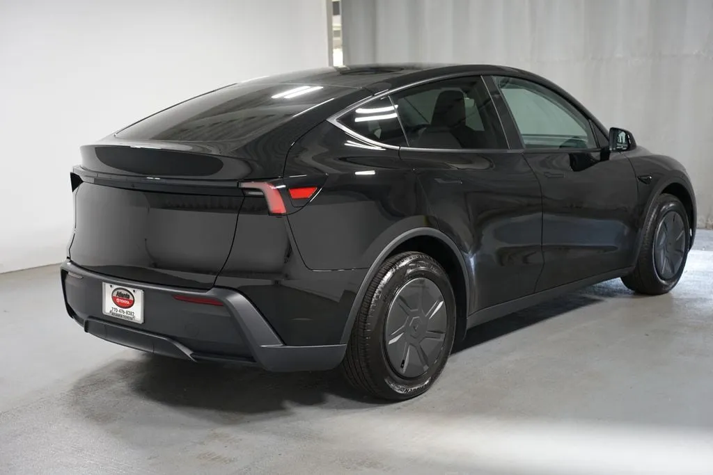 2026 Tesla Model Y Standard Range thumbnail 8