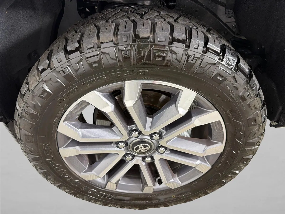 2026 Toyota 4Runner Hybrid Limited thumbnail 13