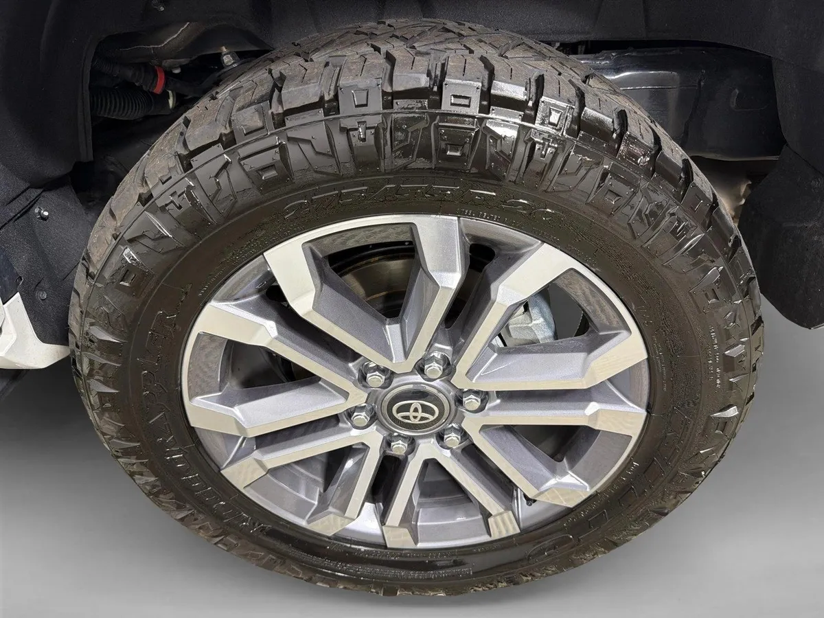 2026 Toyota 4Runner Hybrid Limited thumbnail 22