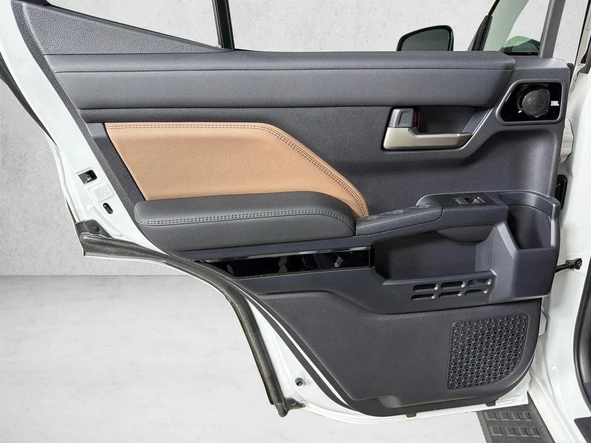2026 Toyota 4Runner Hybrid Limited thumbnail 24