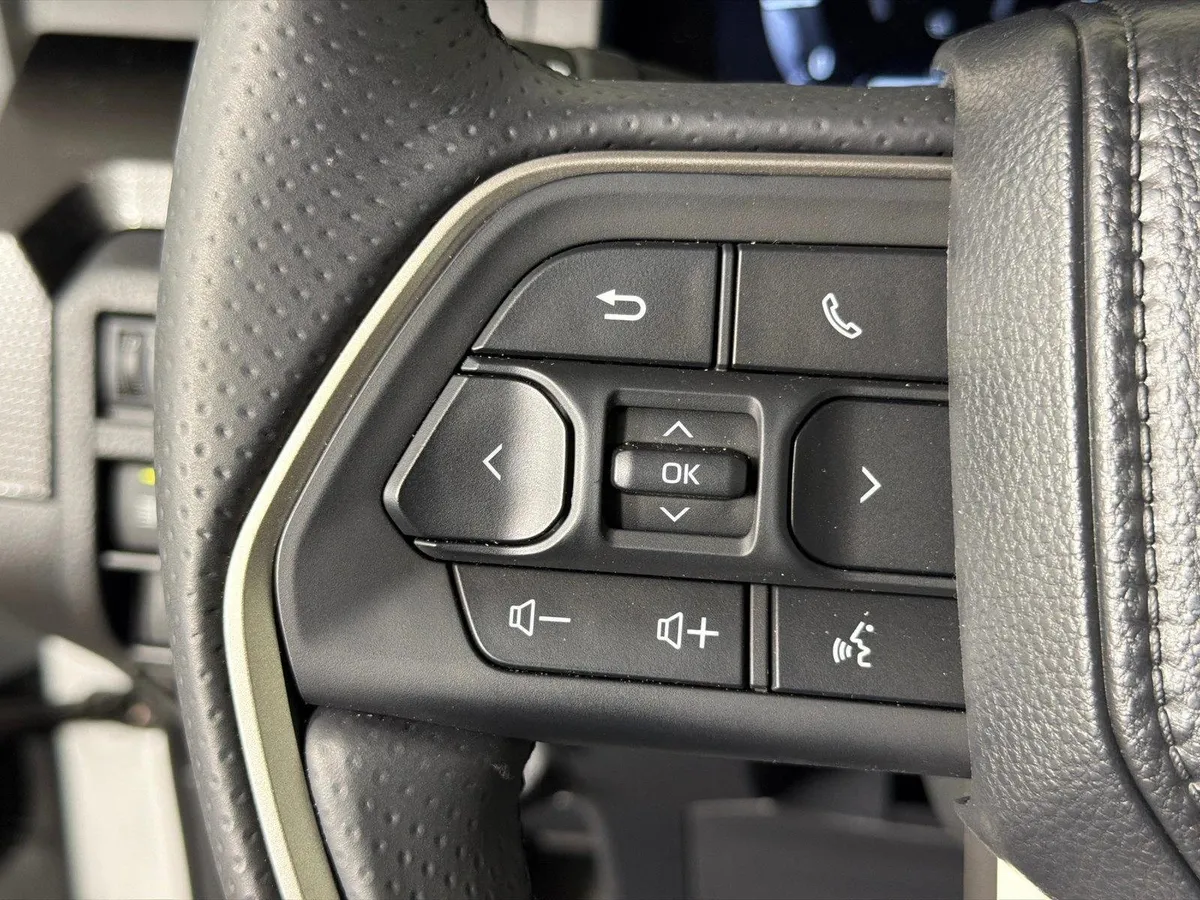 2026 Toyota 4Runner Hybrid Limited thumbnail 27