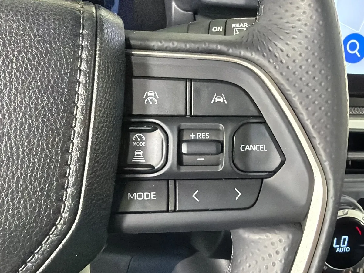 2026 Toyota 4Runner Hybrid Limited thumbnail 28