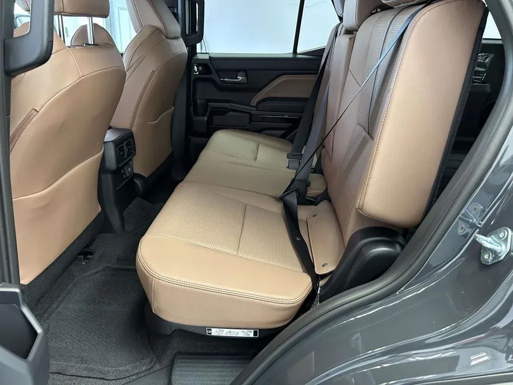 2026 Toyota 4Runner i-FORCE MAX Hybrid Limited thumbnail 16
