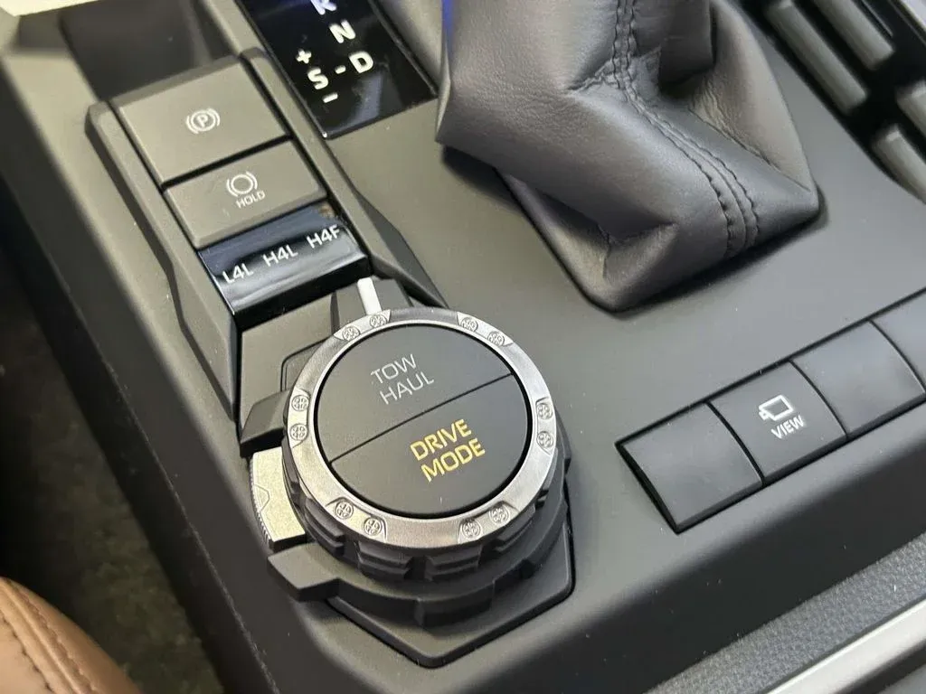 2026 Toyota 4Runner i-FORCE MAX Hybrid Limited thumbnail 25