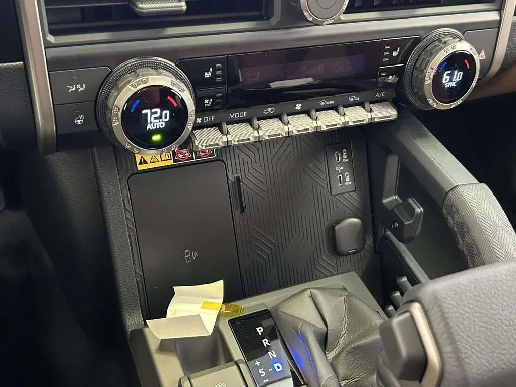 2026 Toyota 4Runner i-FORCE MAX Hybrid Limited thumbnail 26