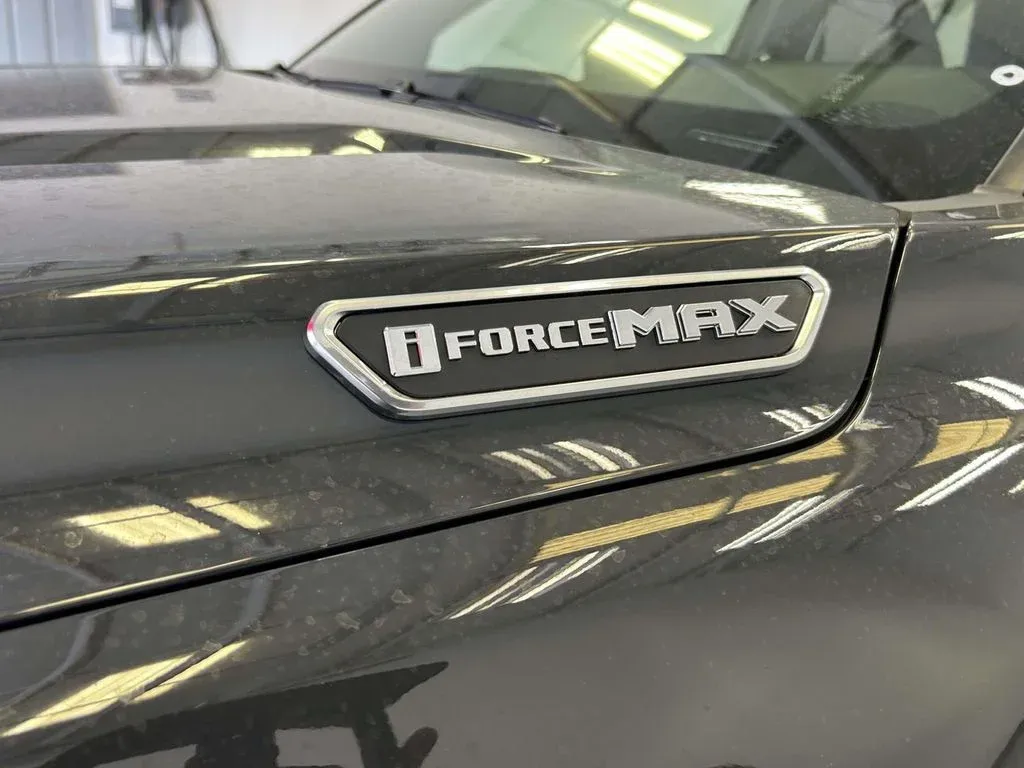 2026 Toyota 4Runner i-FORCE MAX Hybrid Limited thumbnail 9