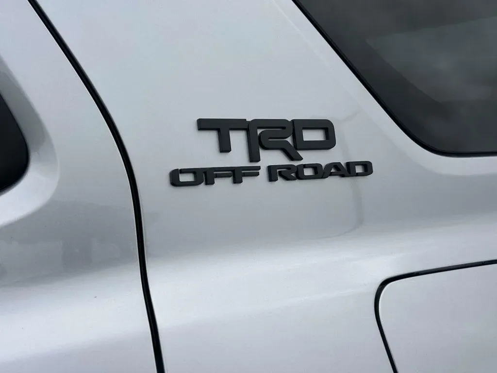 2026 Toyota 4Runner i-FORCE MAX Hybrid TRD Off Road Premium thumbnail 12