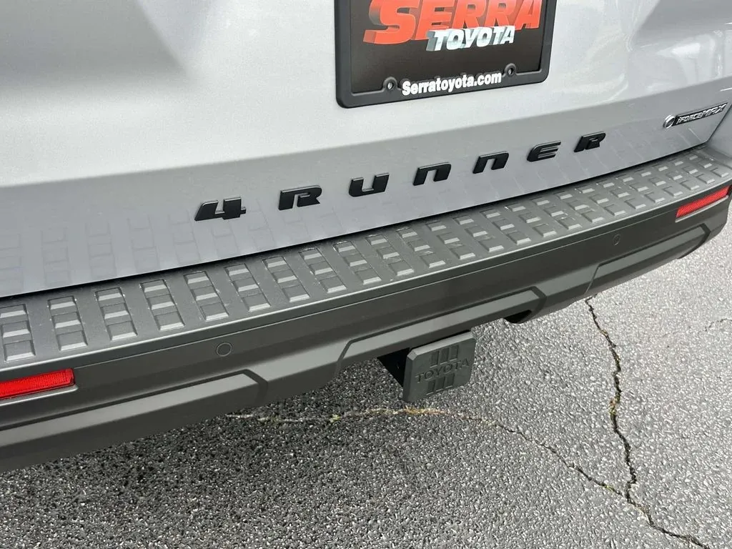 2026 Toyota 4Runner i-FORCE MAX Hybrid TRD Off Road Premium thumbnail 13