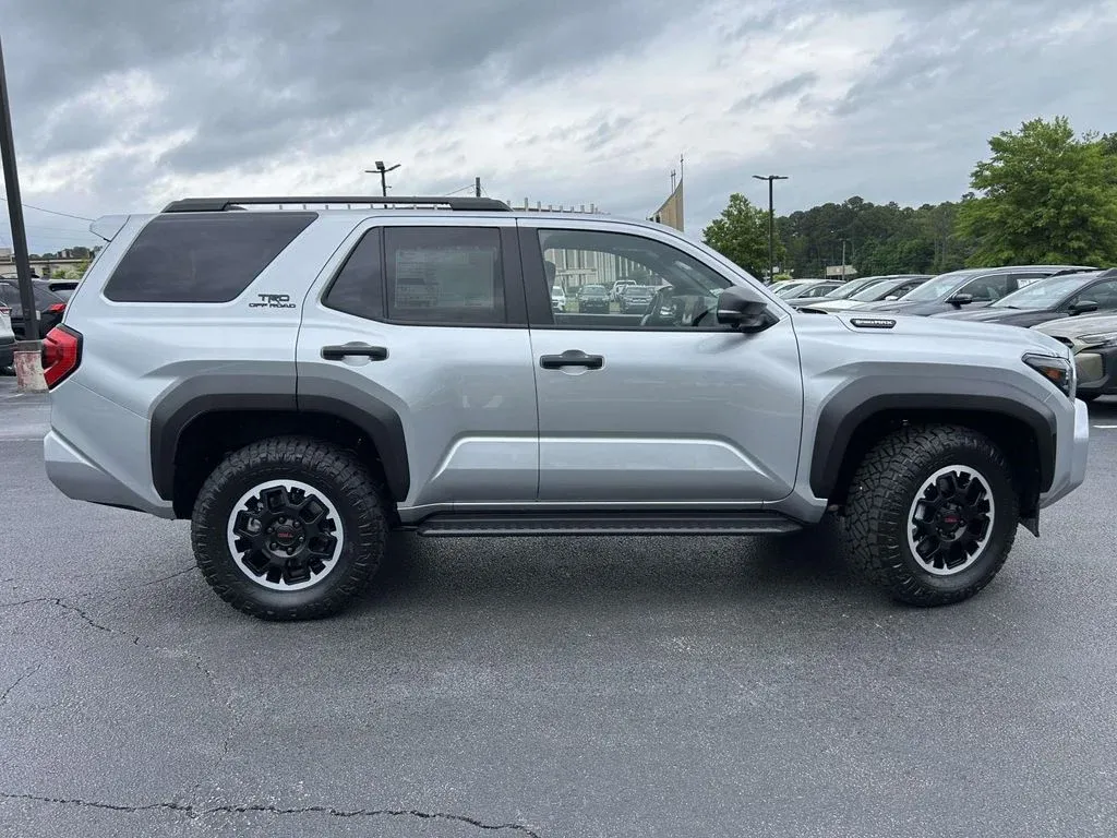 2026 Toyota 4Runner i-FORCE MAX Hybrid TRD Off Road Premium thumbnail 2