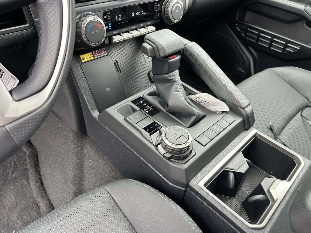 2026 Toyota 4Runner i-FORCE MAX Hybrid TRD Off Road Premium thumbnail 24