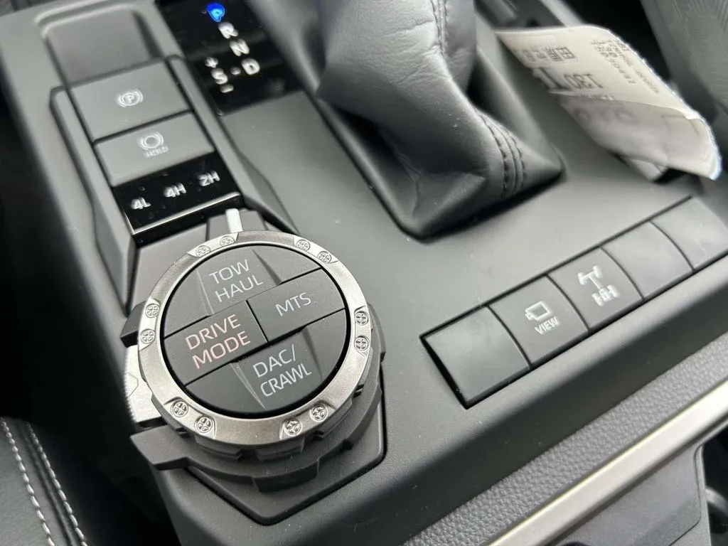 2026 Toyota 4Runner i-FORCE MAX Hybrid TRD Off Road Premium thumbnail 25