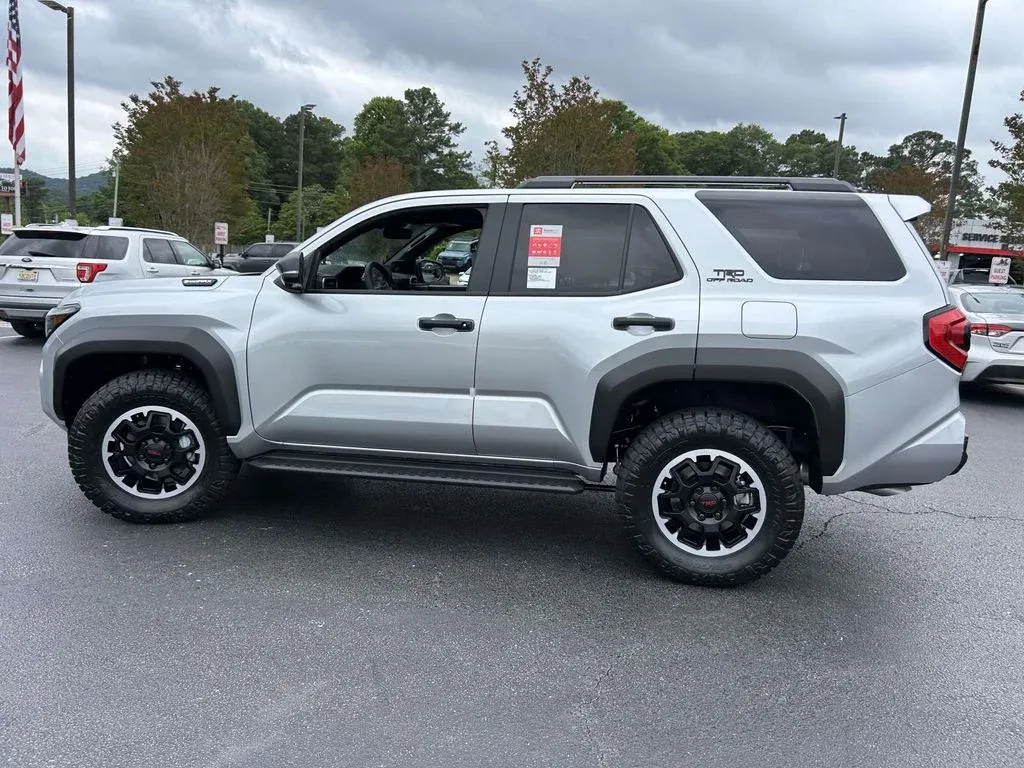 2026 Toyota 4Runner i-FORCE MAX Hybrid TRD Off Road Premium thumbnail 6