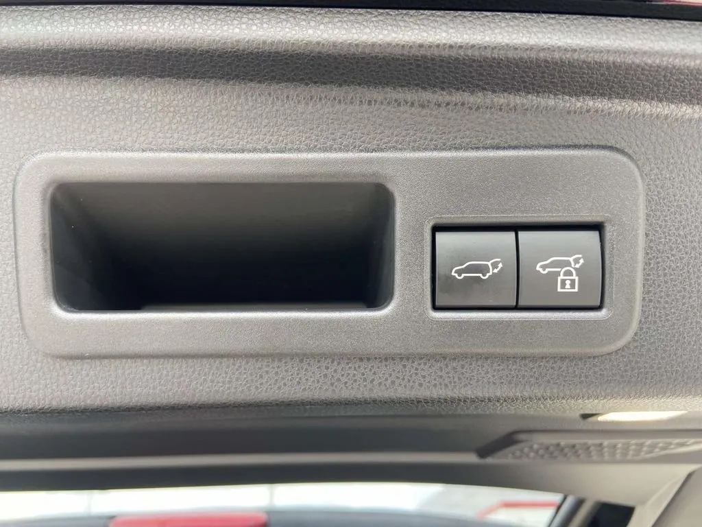 2026 Toyota 4Runner Limited thumbnail 10