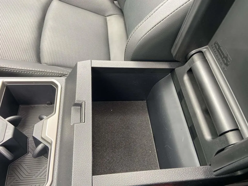 2026 Toyota 4Runner Limited thumbnail 26