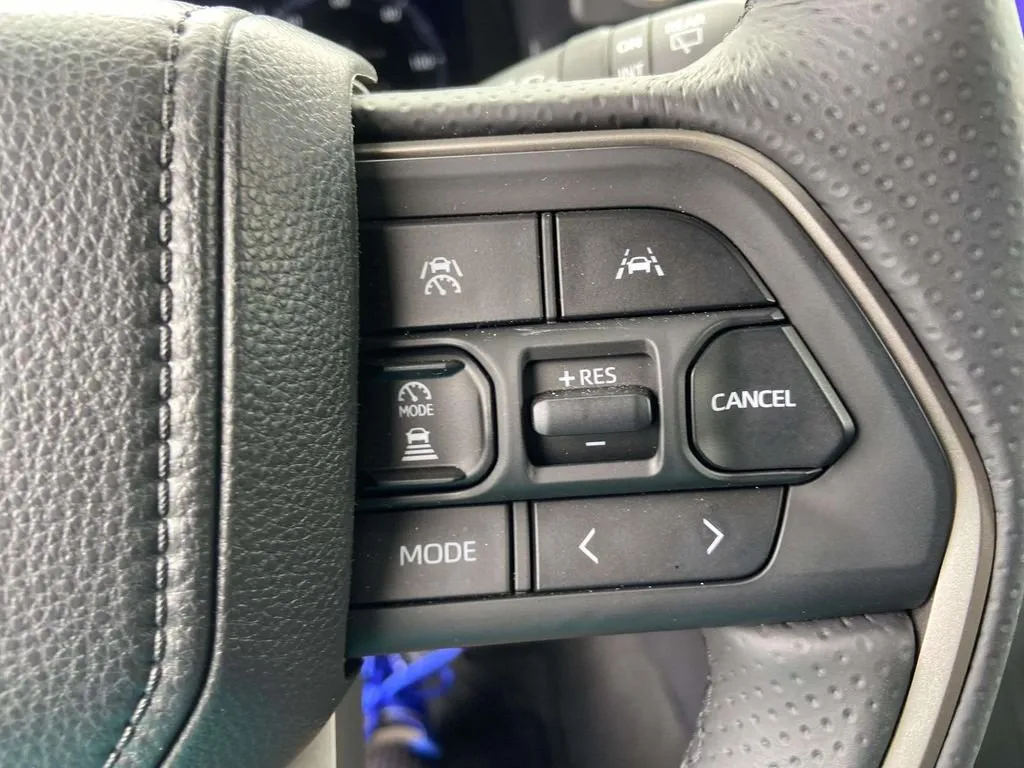 2026 Toyota 4Runner Limited thumbnail 31