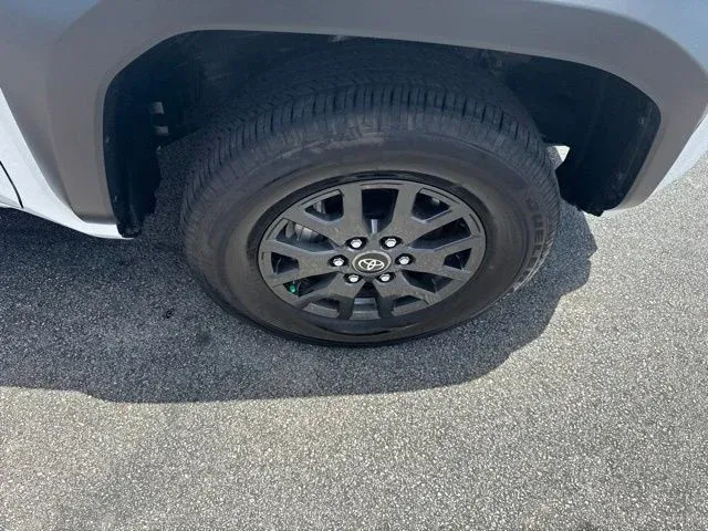 2026 Toyota 4Runner SR5 thumbnail 10