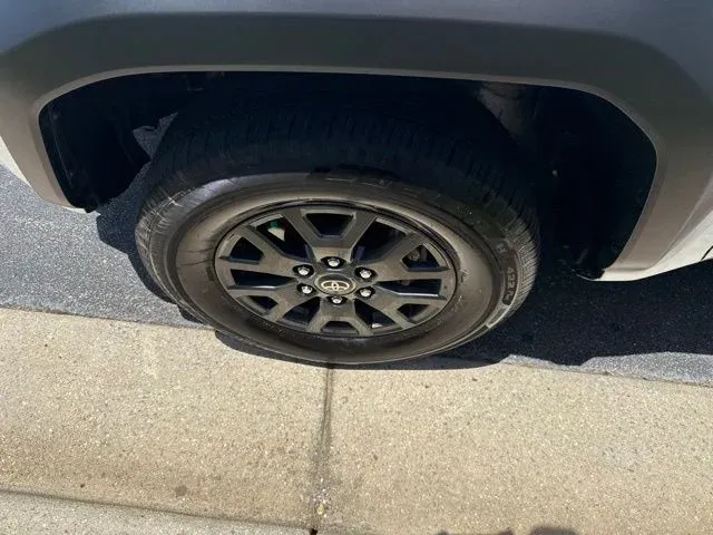 2026 Toyota 4Runner SR5 thumbnail 11
