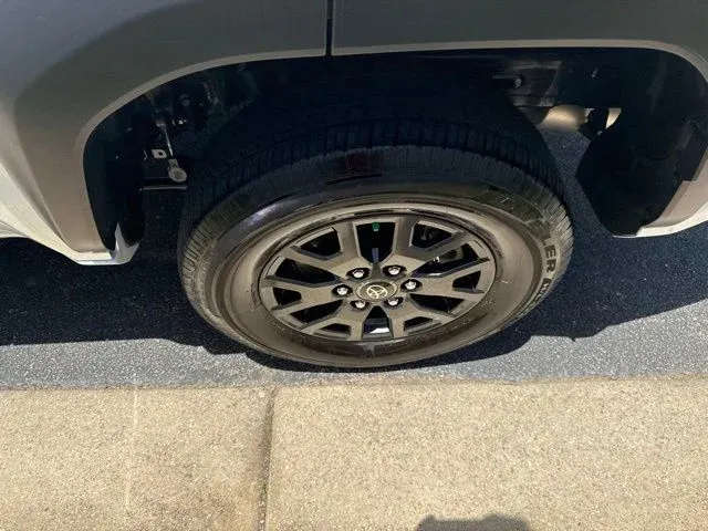 2026 Toyota 4Runner SR5 thumbnail 12