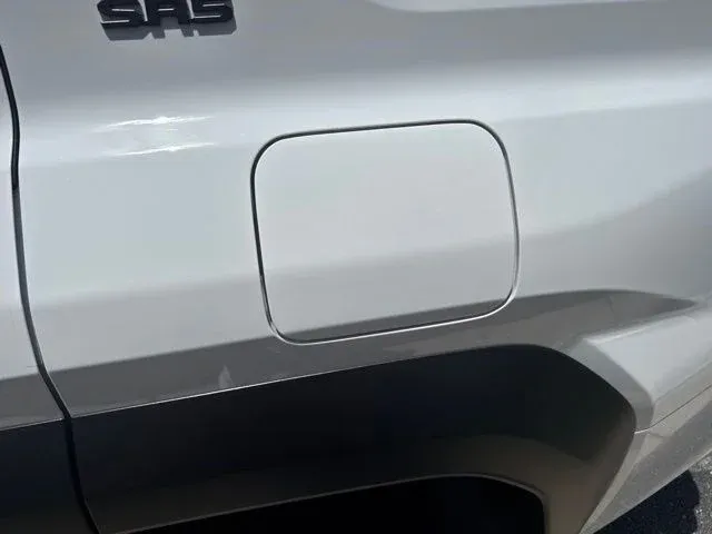 2026 Toyota 4Runner SR5 thumbnail 13