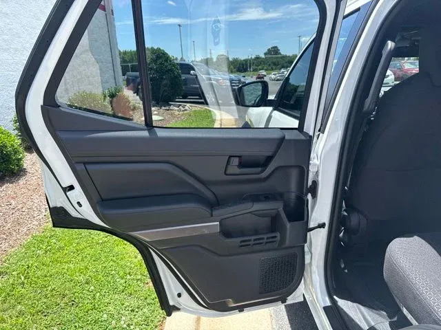 2026 Toyota 4Runner SR5 thumbnail 15