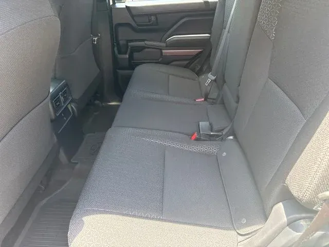 2026 Toyota 4Runner SR5 thumbnail 17