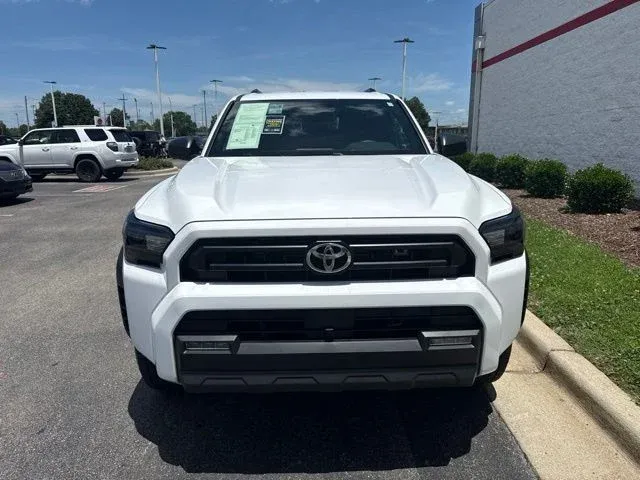2026 Toyota 4Runner SR5 thumbnail 2