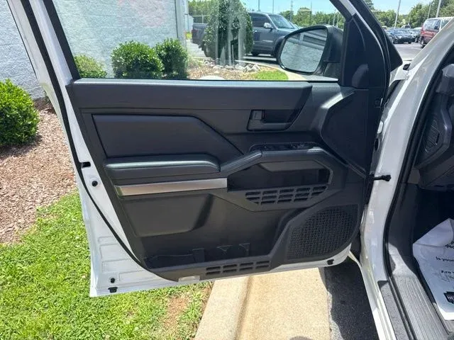 2026 Toyota 4Runner SR5 thumbnail 22