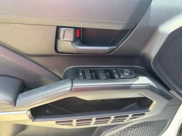 2026 Toyota 4Runner SR5 thumbnail 23