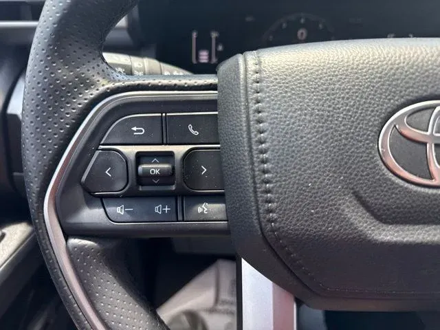2026 Toyota 4Runner SR5 thumbnail 30