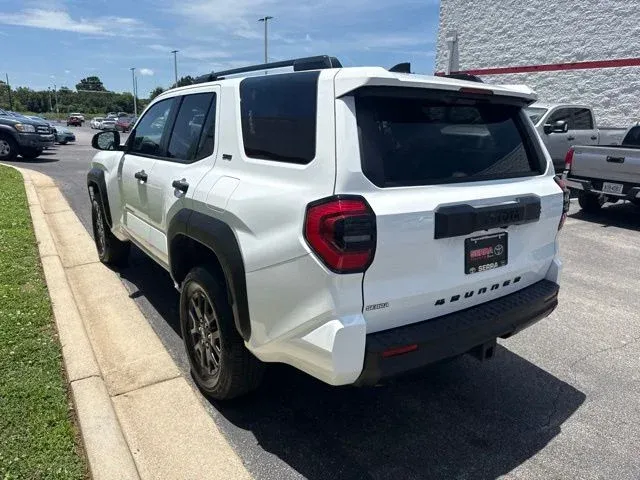 2026 Toyota 4Runner SR5 thumbnail 5