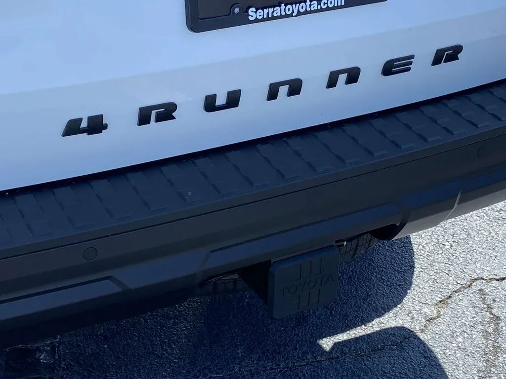 2026 Toyota 4Runner TRD Off-Road Premium thumbnail 11