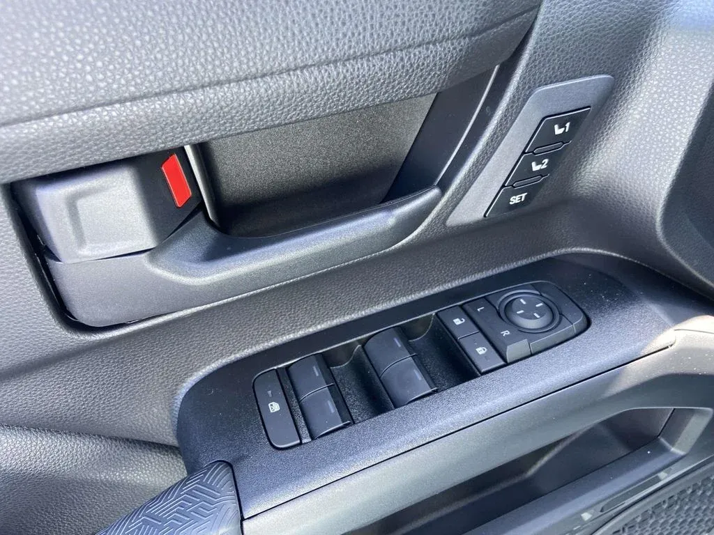 2026 Toyota 4Runner TRD Off-Road Premium thumbnail 19