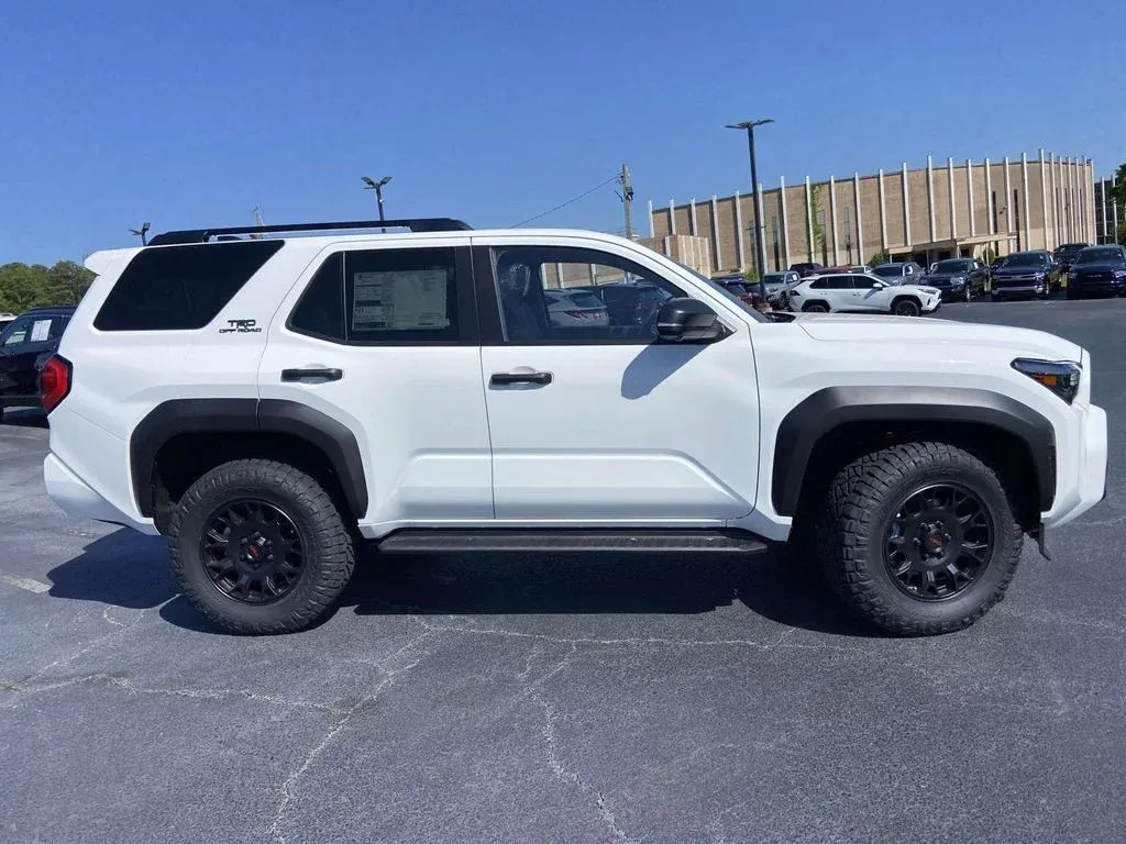 2026 Toyota 4Runner TRD Off-Road Premium thumbnail 2
