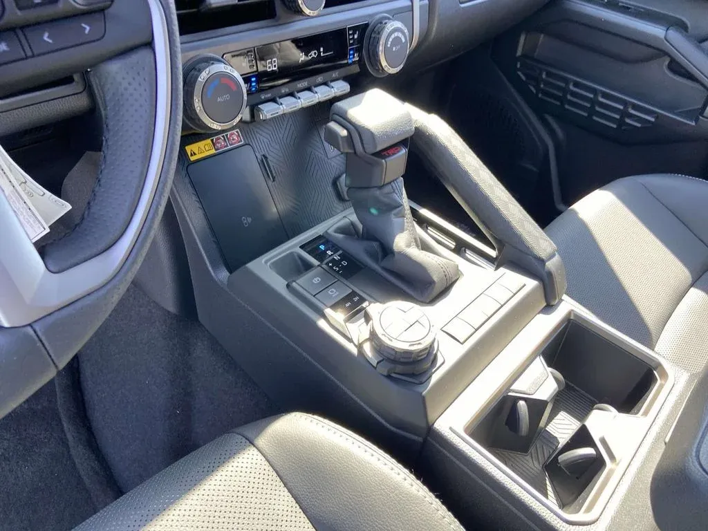 2026 Toyota 4Runner TRD Off-Road Premium thumbnail 22