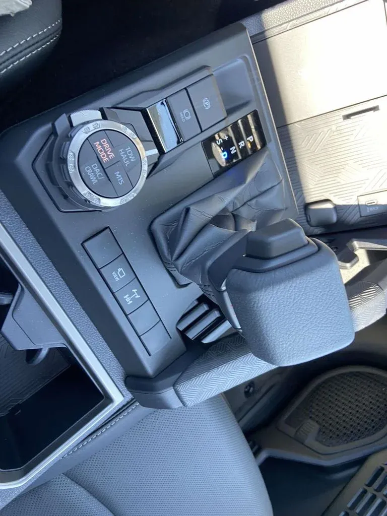 2026 Toyota 4Runner TRD Off-Road Premium thumbnail 24