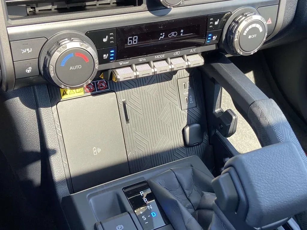 2026 Toyota 4Runner TRD Off-Road Premium thumbnail 25