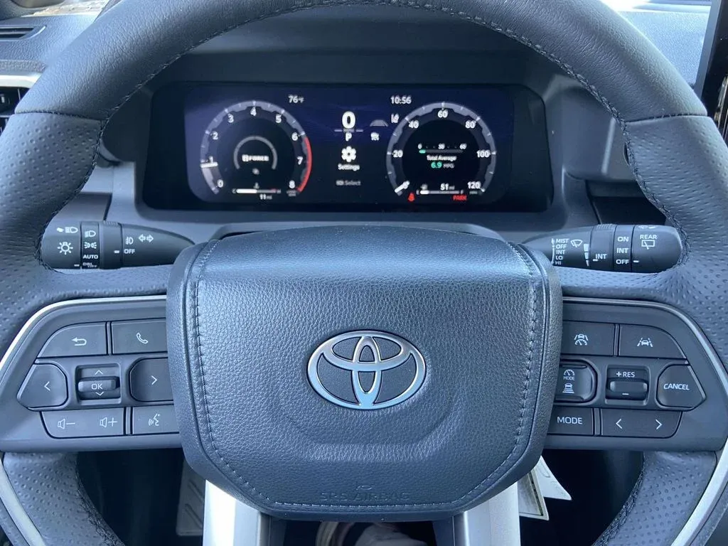 2026 Toyota 4Runner TRD Off-Road Premium thumbnail 30