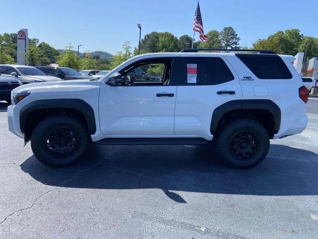 2026 Toyota 4Runner TRD Off-Road Premium thumbnail 6