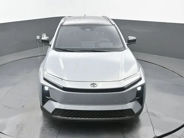 2026 Toyota C-HR XSE thumbnail 14