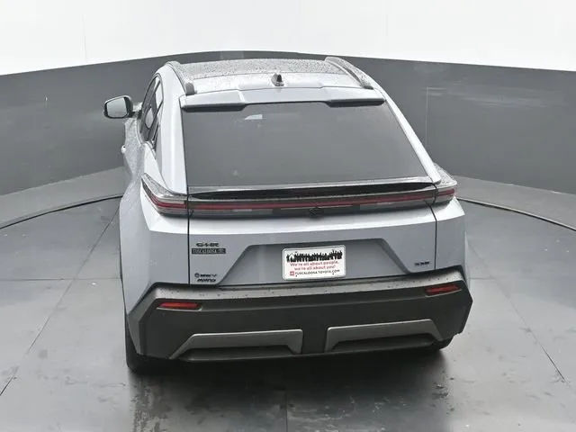 2026 Toyota C-HR XSE thumbnail 15