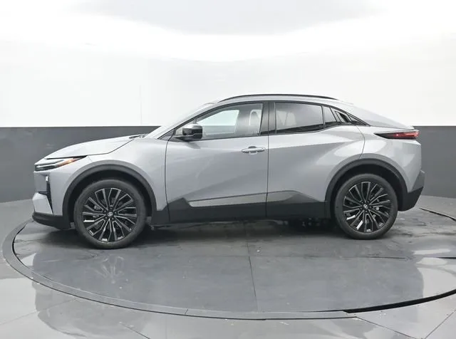 2026 Toyota C-HR XSE thumbnail 7