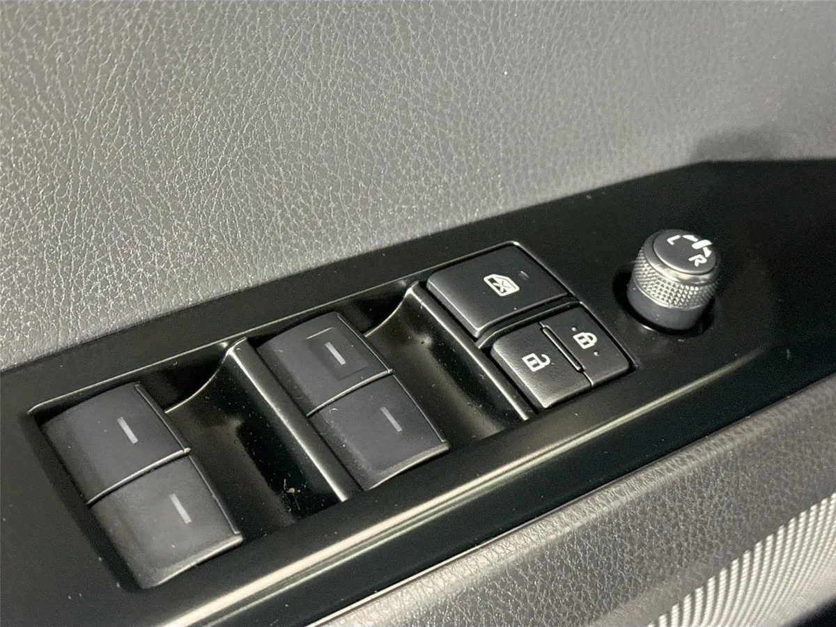 2026 Toyota Camry LE thumbnail 26