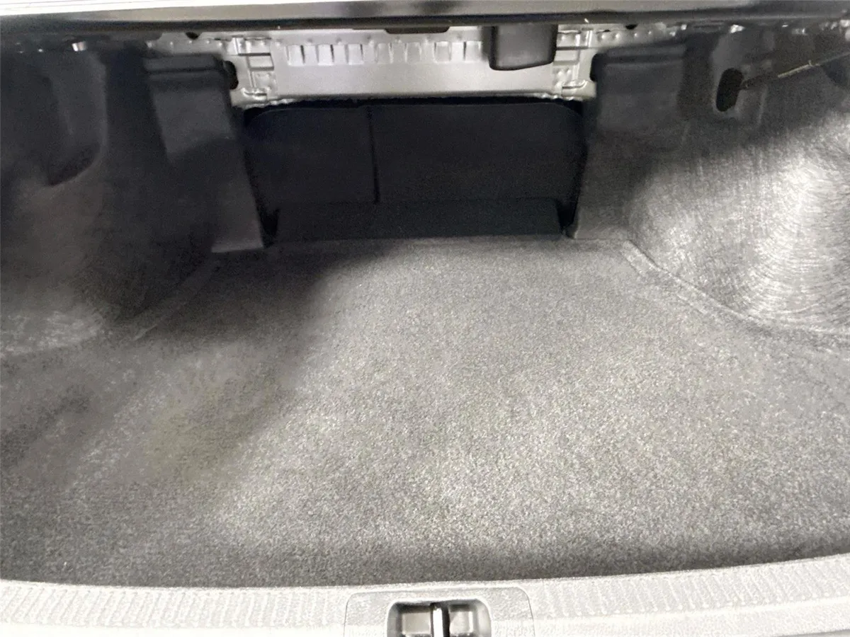 2026 Toyota Camry LE thumbnail 36